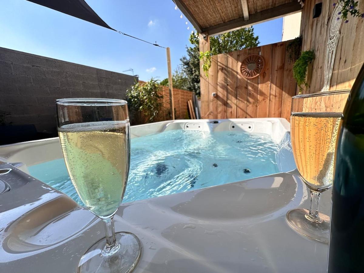 L Echappee Remoise, Jacuzzi Proche Caves Champagne Apartment